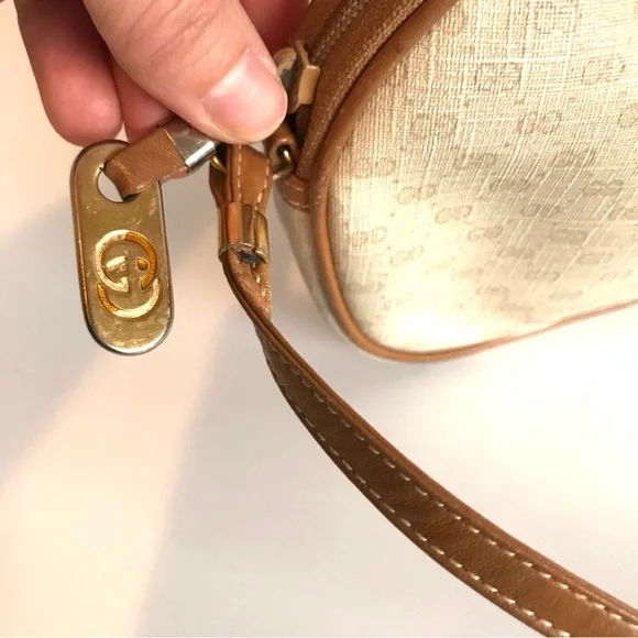 Vintage 70’s/80’s Gucci Interlocking G Micro Monogram Crossbody Bag - Picture 13 of 14